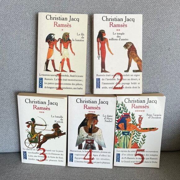 VINTAGE Christian Jacq Ramsès Five 5 Books Robert Laffont Pocket, Tomes 1 à 5 - Picture 1 of 14
